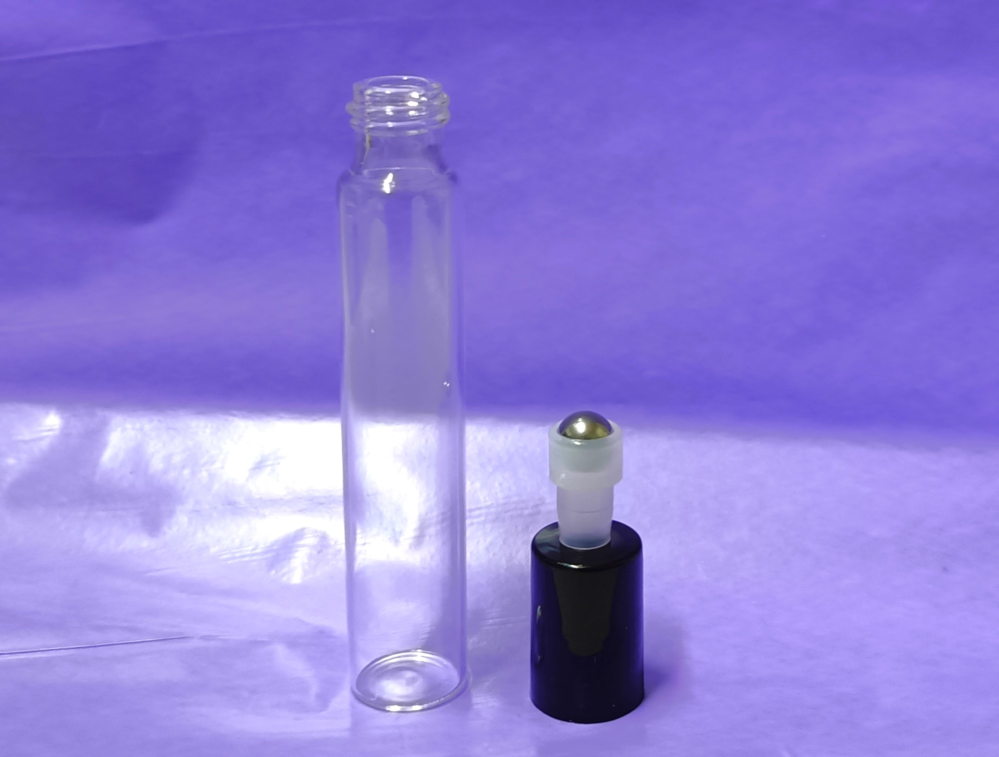 10ml Clear Roll-on Black lid 10ml Clear Roll On Glass Bottle Black Lid - Image 1