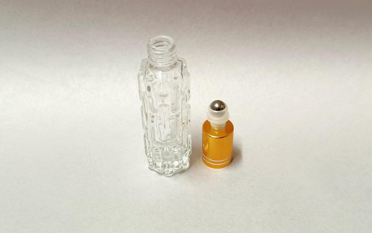 10ml Clear Hexagon Roll On Glass Bottle Gold Lid - Image 1